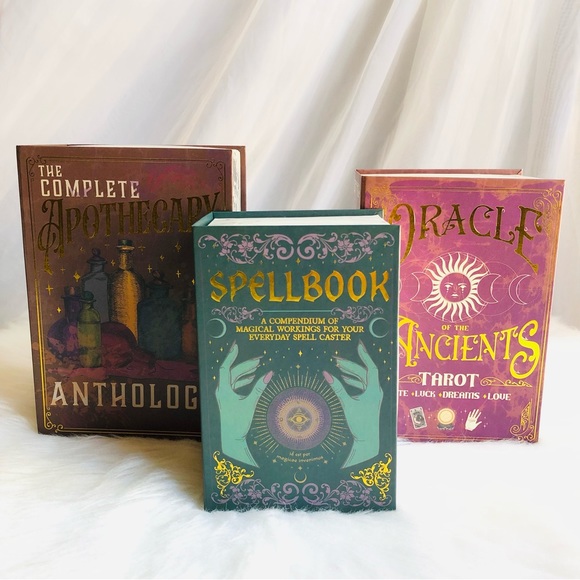 Halloween Decor Books 3 pk - Picture 16 of 16